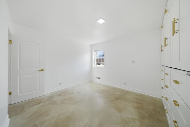 3853 W 83rd Place, Chicago, IL 60652