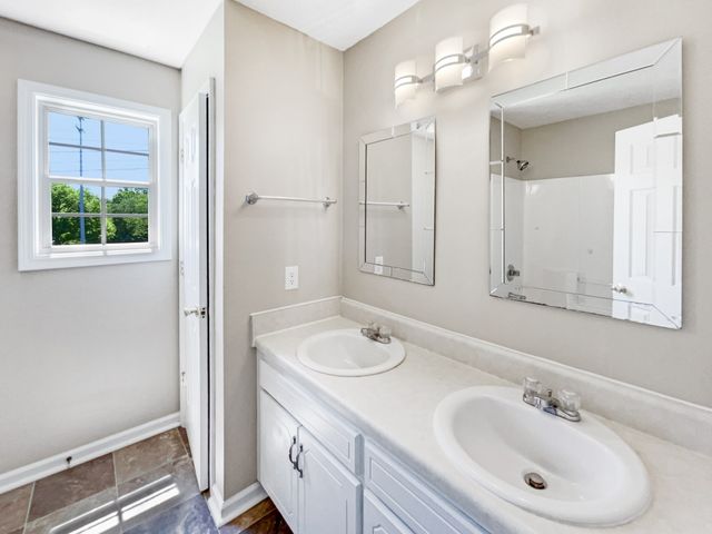 3201 Veranda Cir, Clarksville, TN 37042