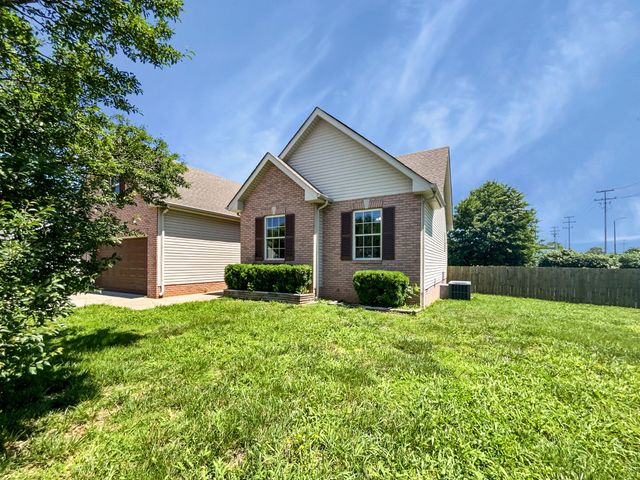 3201 Veranda Cir, Clarksville, TN 37042