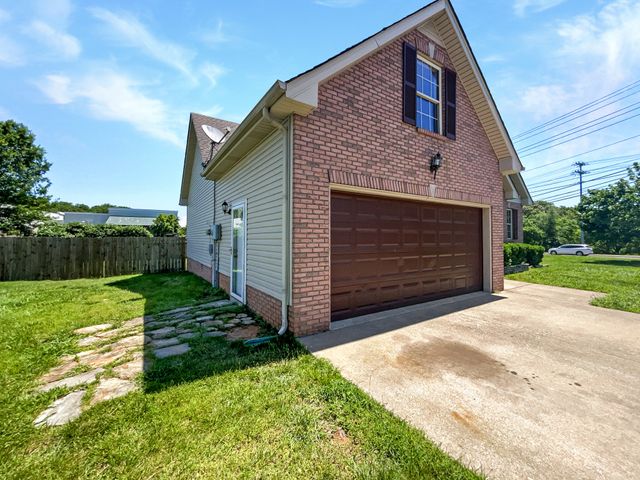3201 Veranda Cir, Clarksville, TN 37042