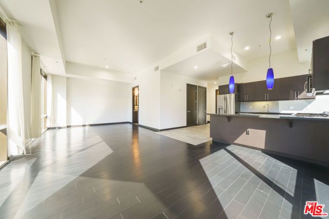 655 S Hope Street 704, Los Angeles, CA 90017