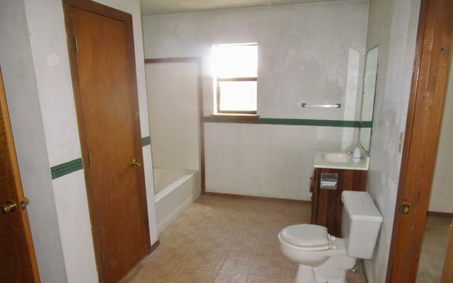 212 E TINGLEY Avenue, Moriarty, NM 87035