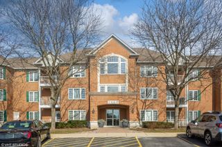 2660 Summit Drive 306, Glenview, IL 60025