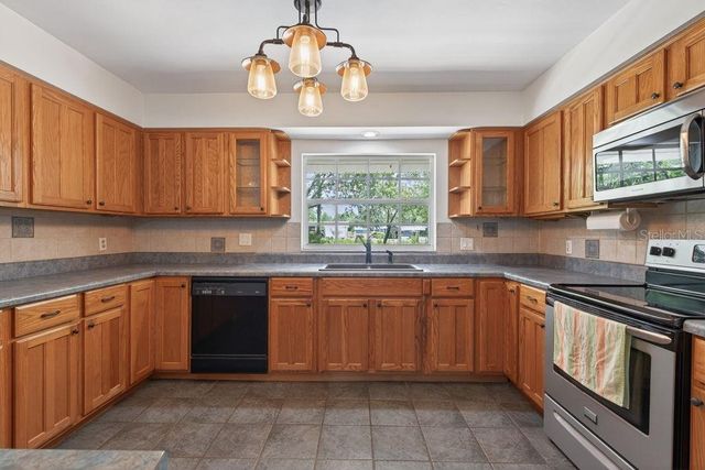 18410 30TH STREET, Lutz, FL 33559
