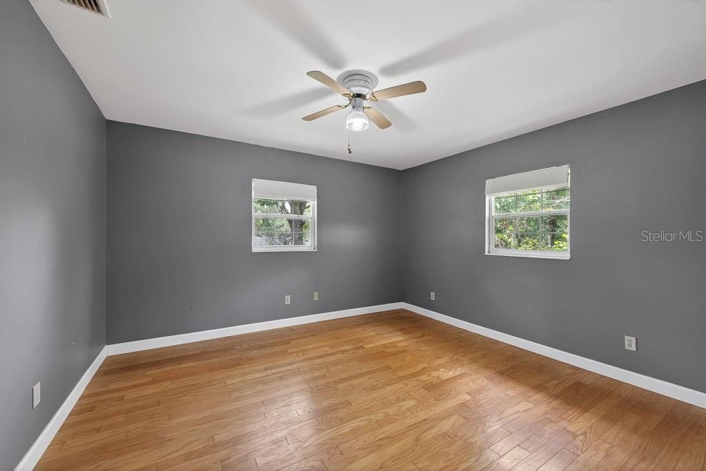 Image 22 of property listing at 18410 30TH STREET, Lutz, FL 33559