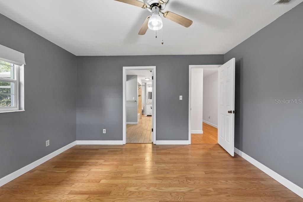 Image 23 of property listing at 18410 30TH STREET, Lutz, FL 33559
