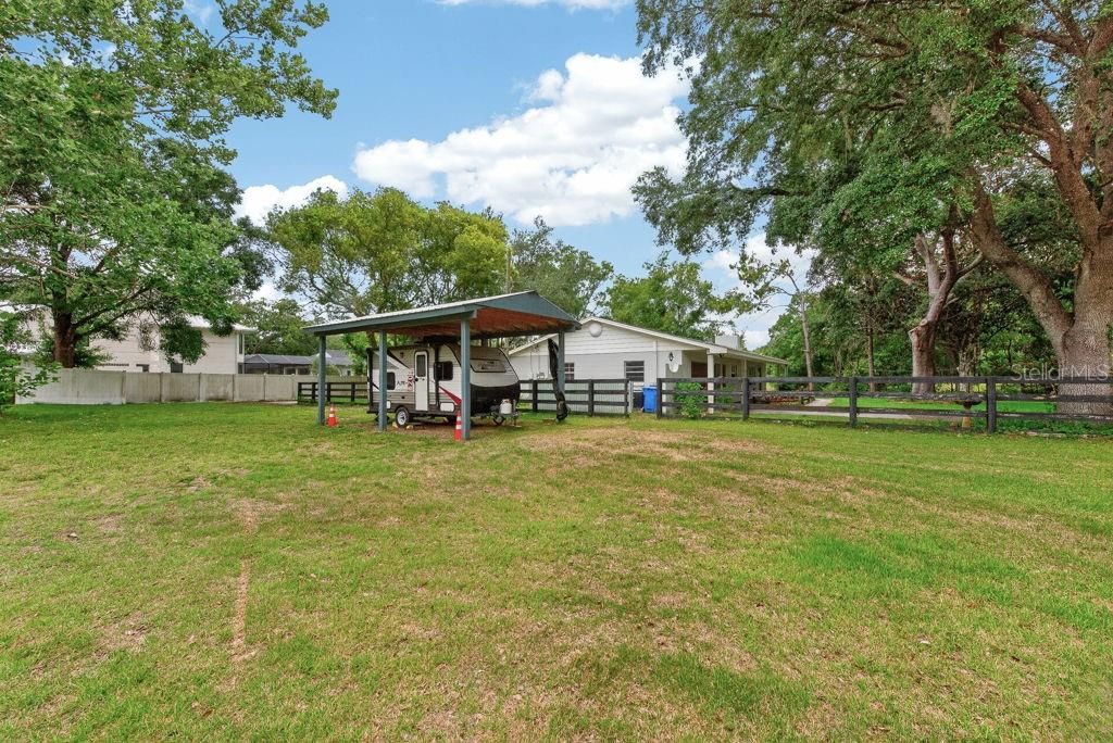 Image 48 of property listing at 18410 30TH STREET, Lutz, FL 33559