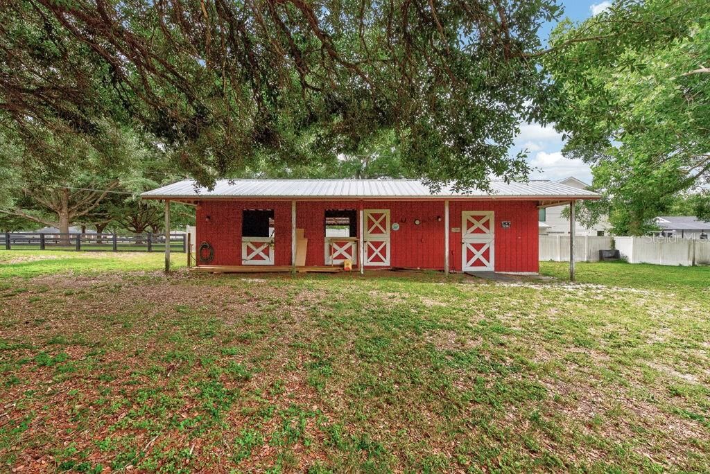 Image 49 of property listing at 18410 30TH STREET, Lutz, FL 33559