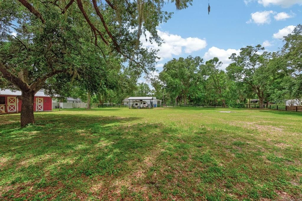 Image 51 of property listing at 18410 30TH STREET, Lutz, FL 33559