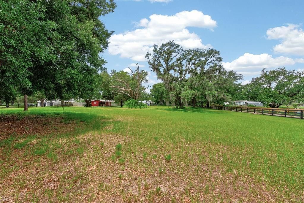 Image 56 of property listing at 18410 30TH STREET, Lutz, FL 33559