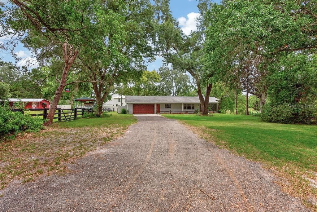Image 60 of property listing at 18410 30TH STREET, Lutz, FL 33559