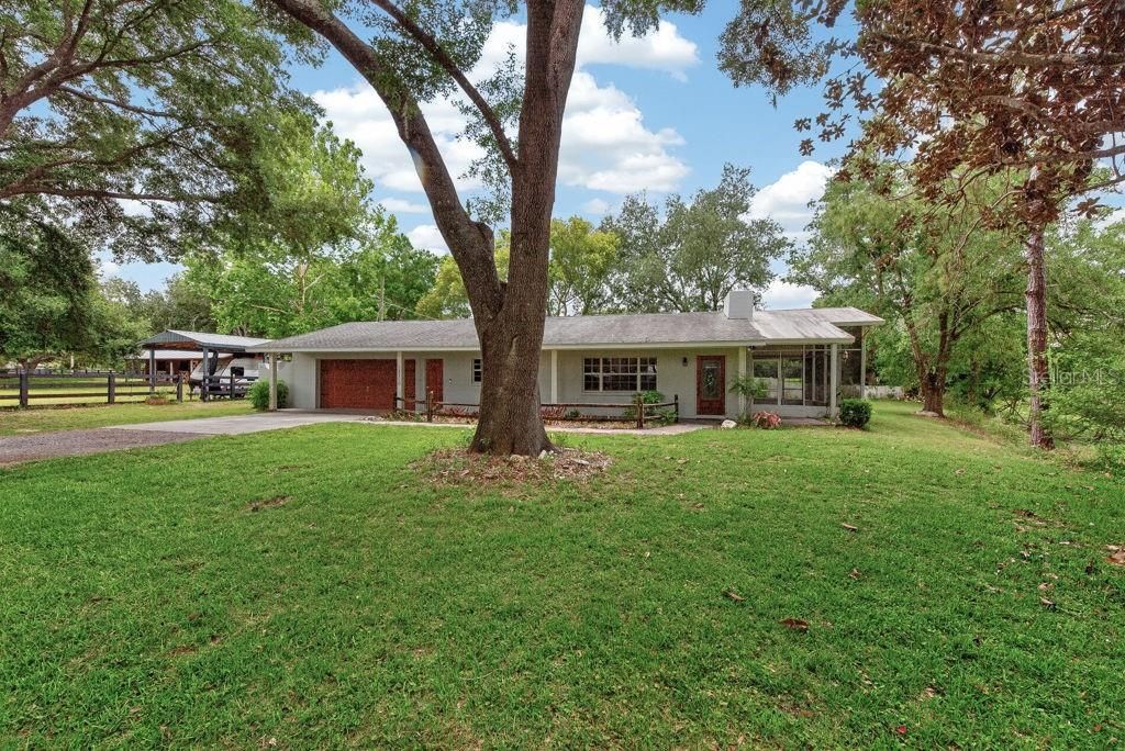 Image 62 of property listing at 18410 30TH STREET, Lutz, FL 33559