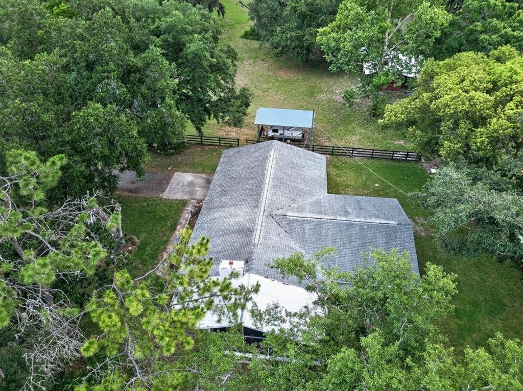Image 66 of property listing at 18410 30TH STREET, Lutz, FL 33559
