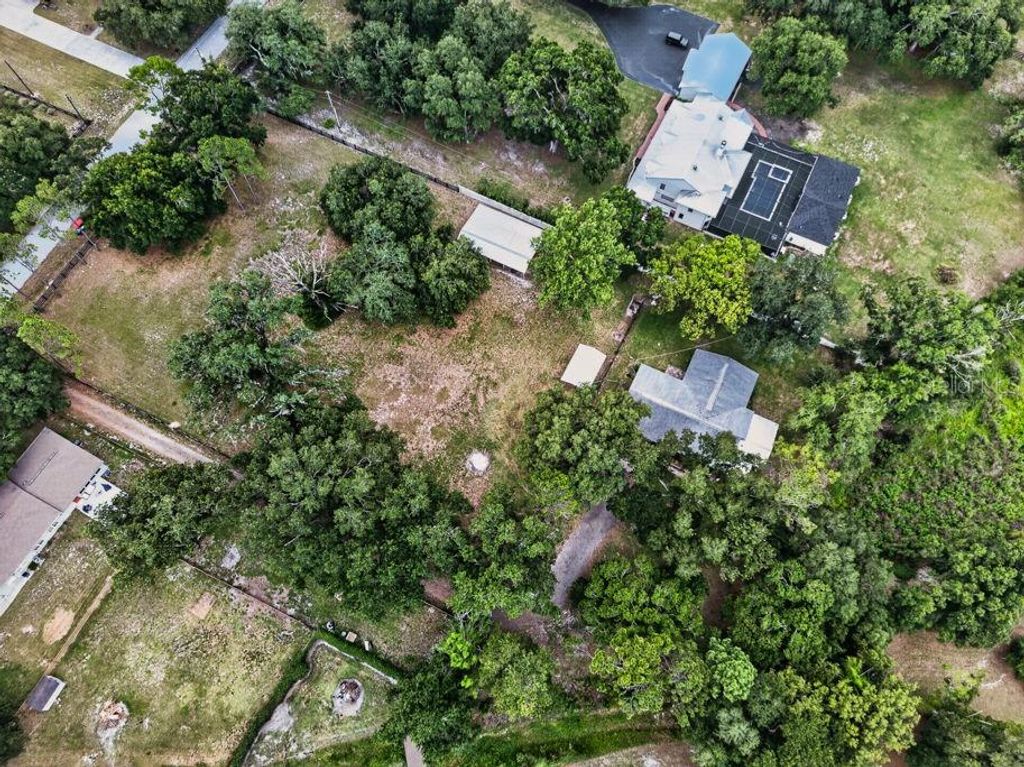 Image 69 of property listing at 18410 30TH STREET, Lutz, FL 33559