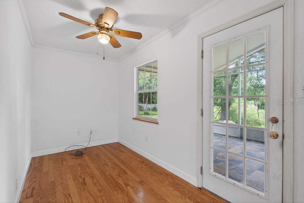 Image 8 of property listing at 18410 30TH STREET, Lutz, FL 33559