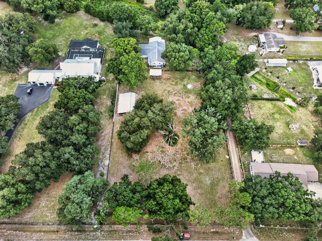 Image 71 of property listing at 18410 30TH STREET, Lutz, FL 33559