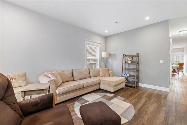 90 Sterling St E, West Boylston, MA 01583