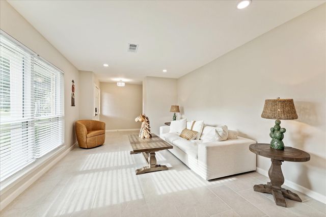 11314 Hillcroft Avenue, Houston, TX 77035