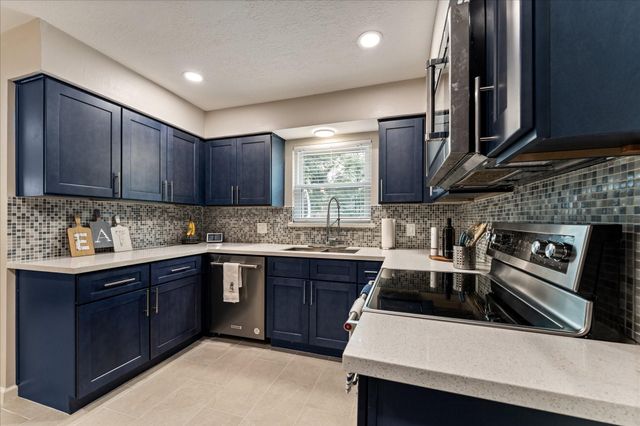 11314 Hillcroft Avenue, Houston, TX 77035