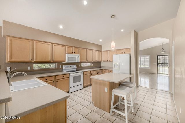 7408 W ABRAHAM Lane, Glendale, AZ 85308