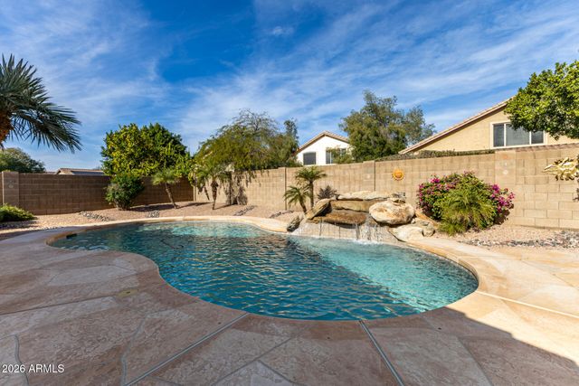 7408 W ABRAHAM Lane, Glendale, AZ 85308