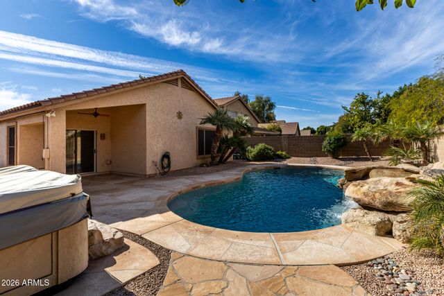 7408 W ABRAHAM Lane, Glendale, AZ 85308