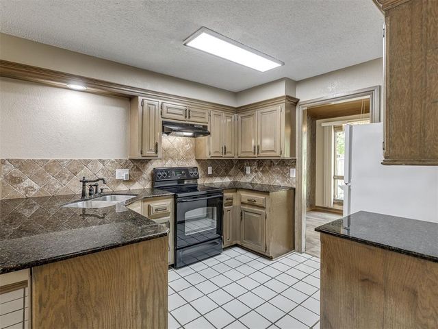 907 Leisure Drive, Midwest City, OK 73110