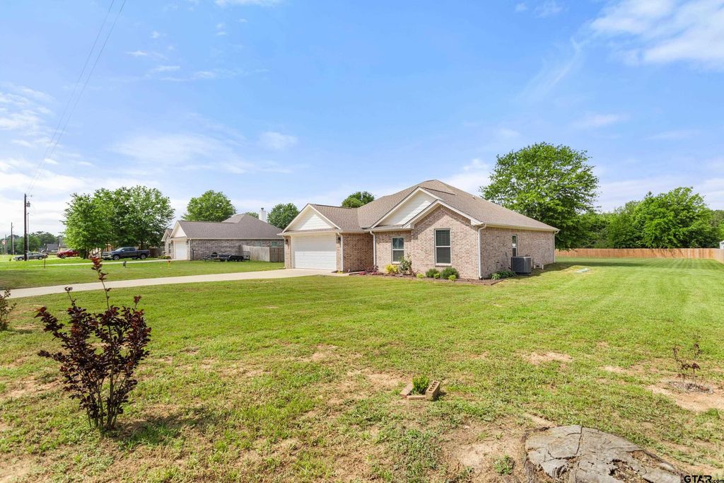 16889 C R 3224, Winona, TX 75792