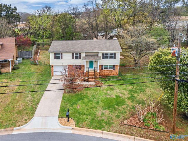 4704 Whitehall Drive NW, Huntsville, AL 35816