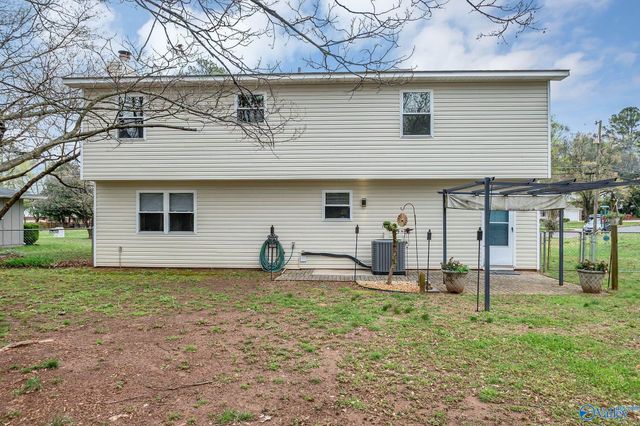 4704 Whitehall Drive NW, Huntsville, AL 35816