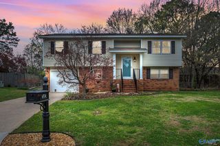 4704 Whitehall Drive NW, Huntsville, AL 35816