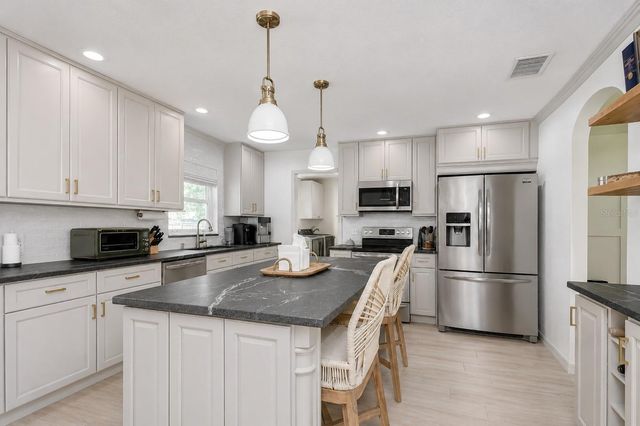 4206 HELENE PLACE, Valrico, FL 33594