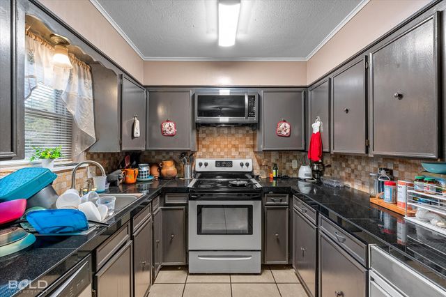 2500 La Vonne Circle, Bossier City, LA 71111