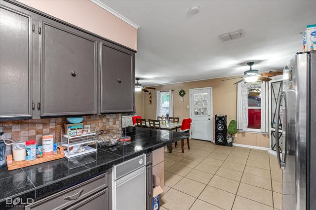 2500 La Vonne Circle, Bossier City, LA 71111