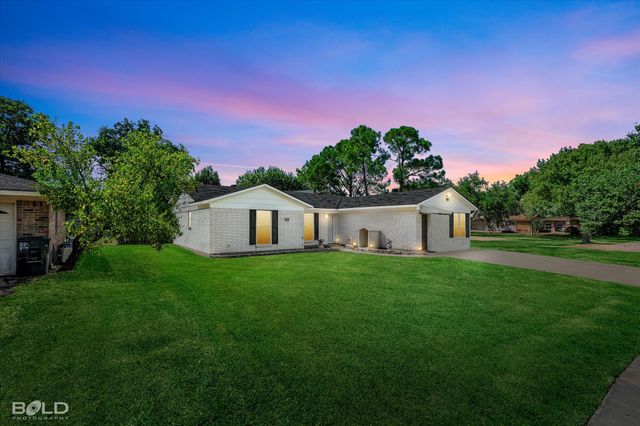 2500 La Vonne Circle, Bossier City, LA 71111