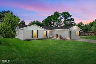 2500 La Vonne Circle, Bossier City, LA 71111