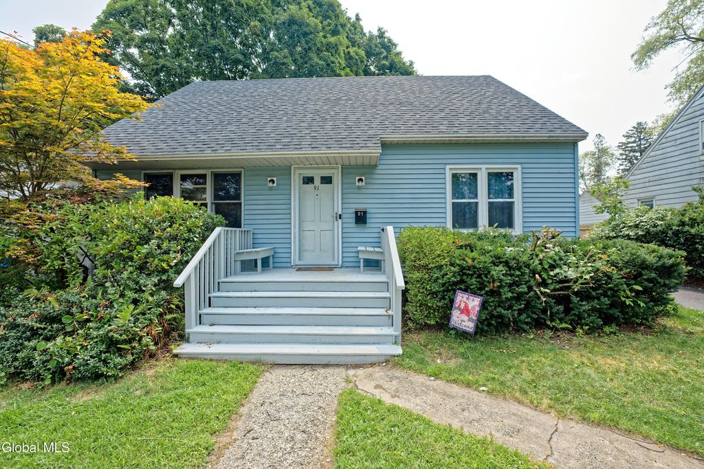 91 Pinehurst Avenue, Albany, NY 12203