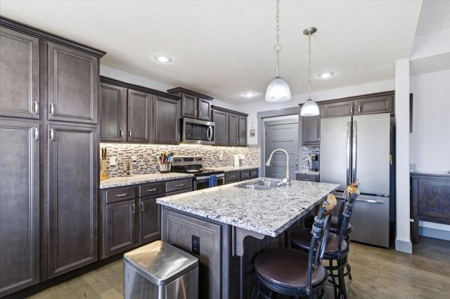 1930 N Seabrook Drive, Nixa, MO 65714