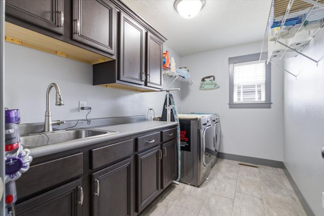 1930 N Seabrook Drive, Nixa, MO 65714