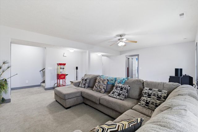 1930 N Seabrook Drive, Nixa, MO 65714