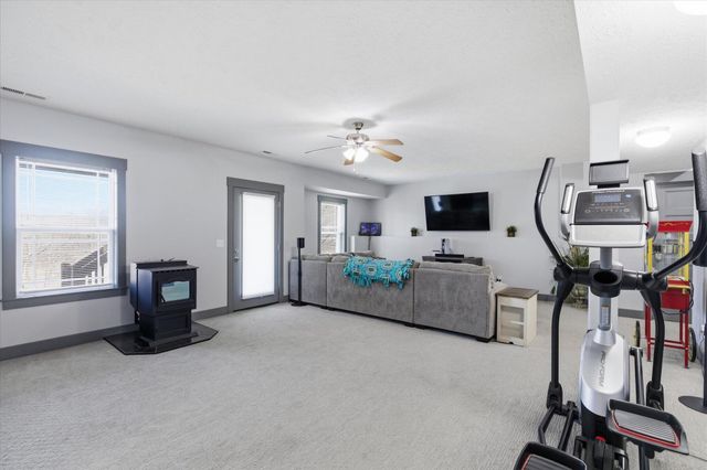 1930 N Seabrook Drive, Nixa, MO 65714