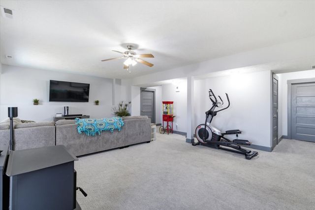 1930 N Seabrook Drive, Nixa, MO 65714