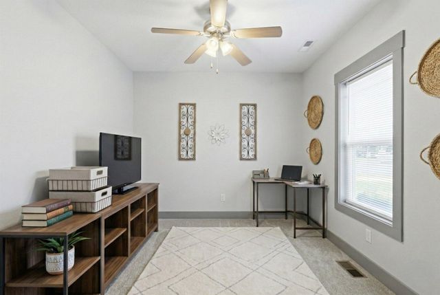 1930 N Seabrook Drive, Nixa, MO 65714