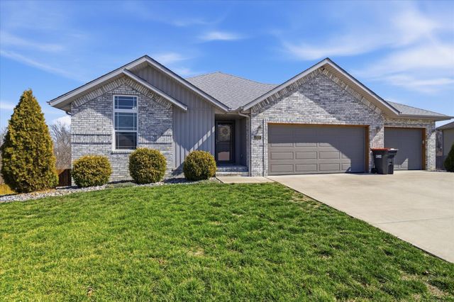 1930 N Seabrook Drive, Nixa, MO 65714