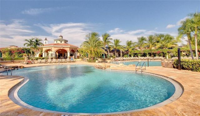 8641 Piazza Del Lago CIR 201, Estero, FL 33928