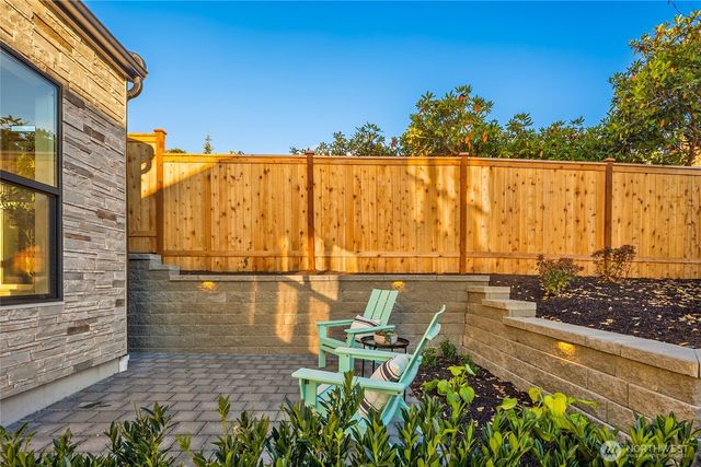 636 11th Avenue, Kirkland, WA 98033