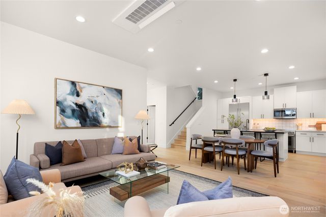 636 11th Avenue, Kirkland, WA 98033