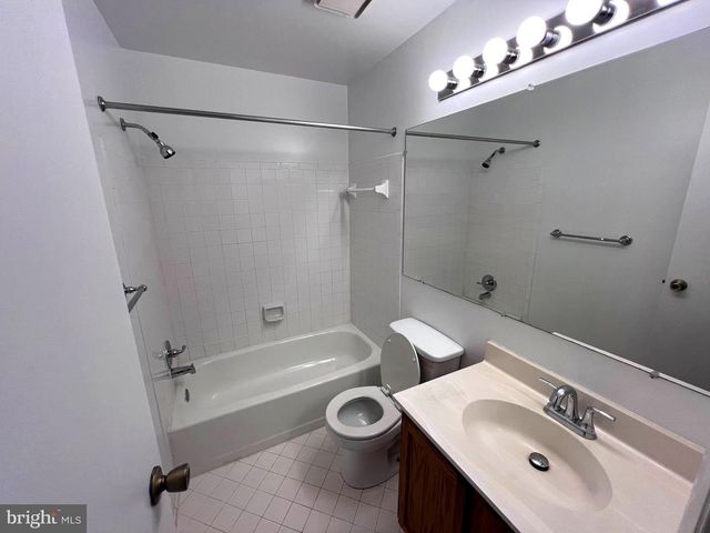 13303 WATERSIDE CIR, Germantown, MD 20874