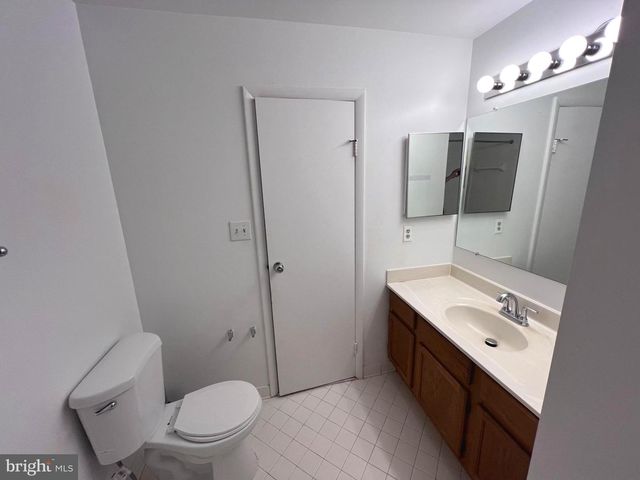 13303 WATERSIDE CIR, Germantown, MD 20874