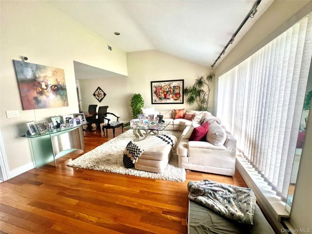 912 Whitehall Drive, North Woodmere, NY 11581